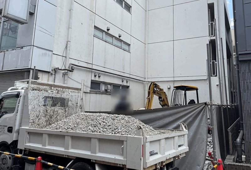 解体工事が進むほていちゃん新小岩店跡地