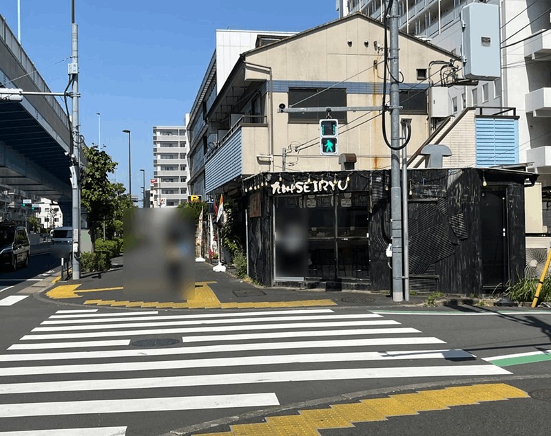 蔵前橋通り沿いにある成竜の外観