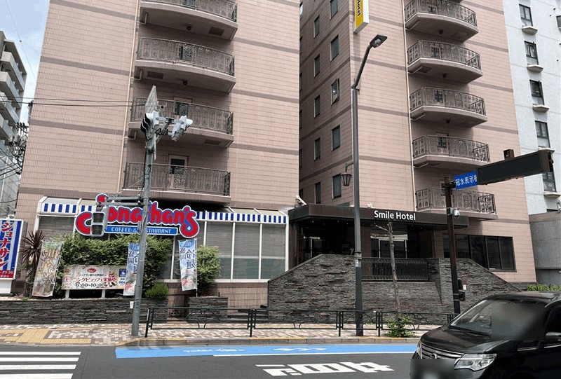 「スマイルホテル東京新小岩」の入り口