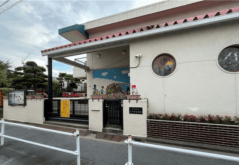 上平井幼稚園の入り口